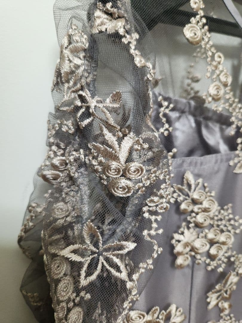 未使用 ハレモード シルバーグレー色系 Mサイズ ドレスワンピース 新品です