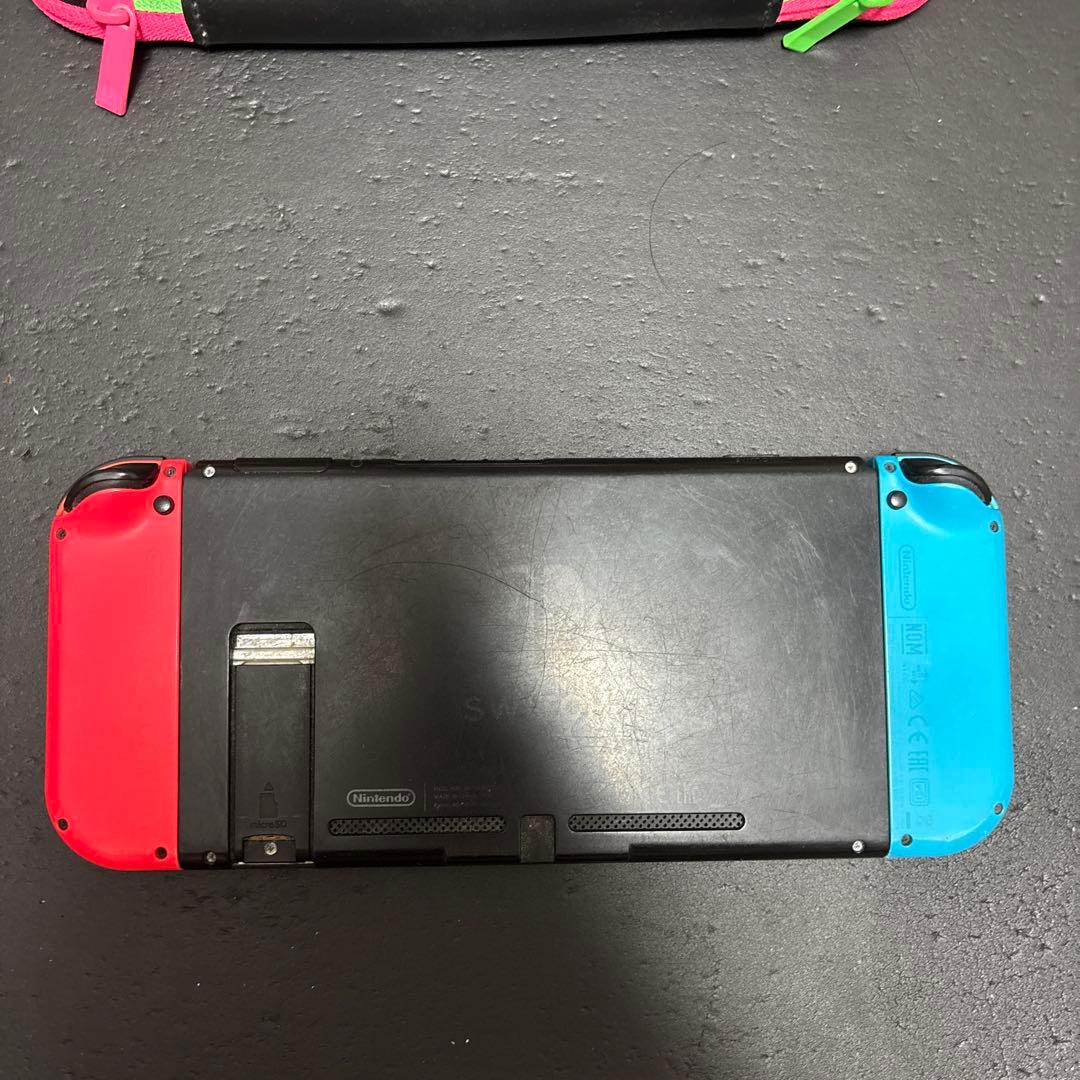 Nintendo Switch ジョイコン＆ケース付き