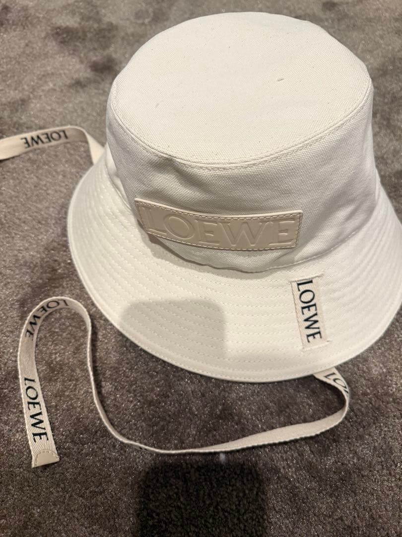 LOEWE バケットハット ホワイト