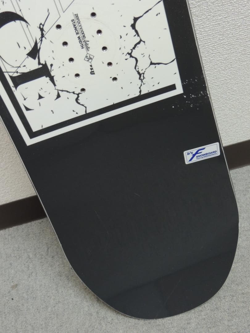 21-22 011Artistic BALANCE 148 スノーボード デッキ