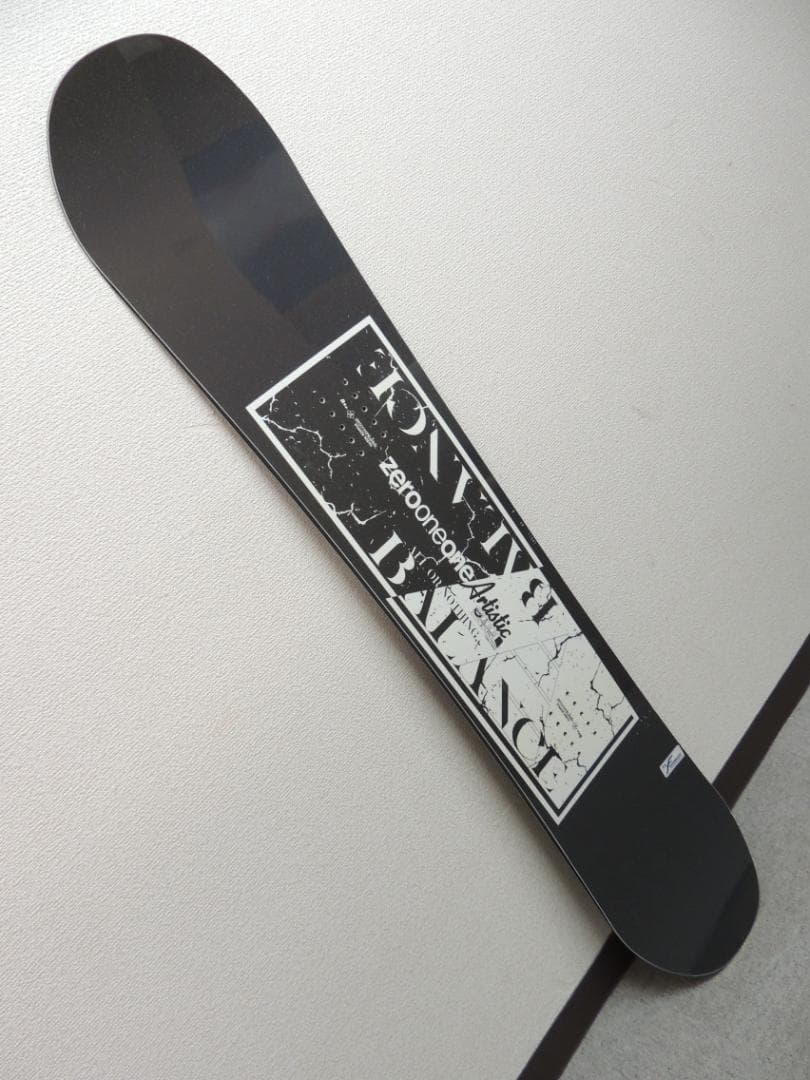 21-22 011Artistic BALANCE 148 スノーボード デッキ