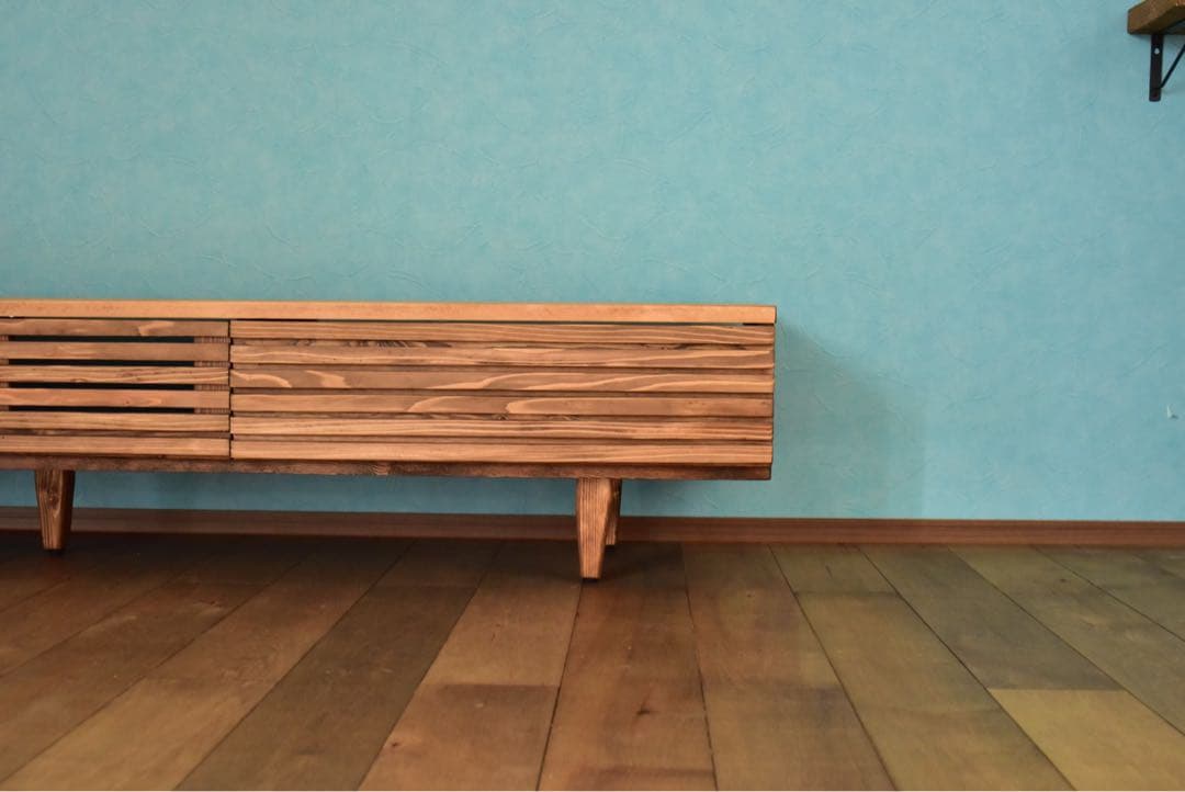 1台限定！直ぐ発送！】テレビボード格子210㎝ミディアムブラウン　木脚　無垢材