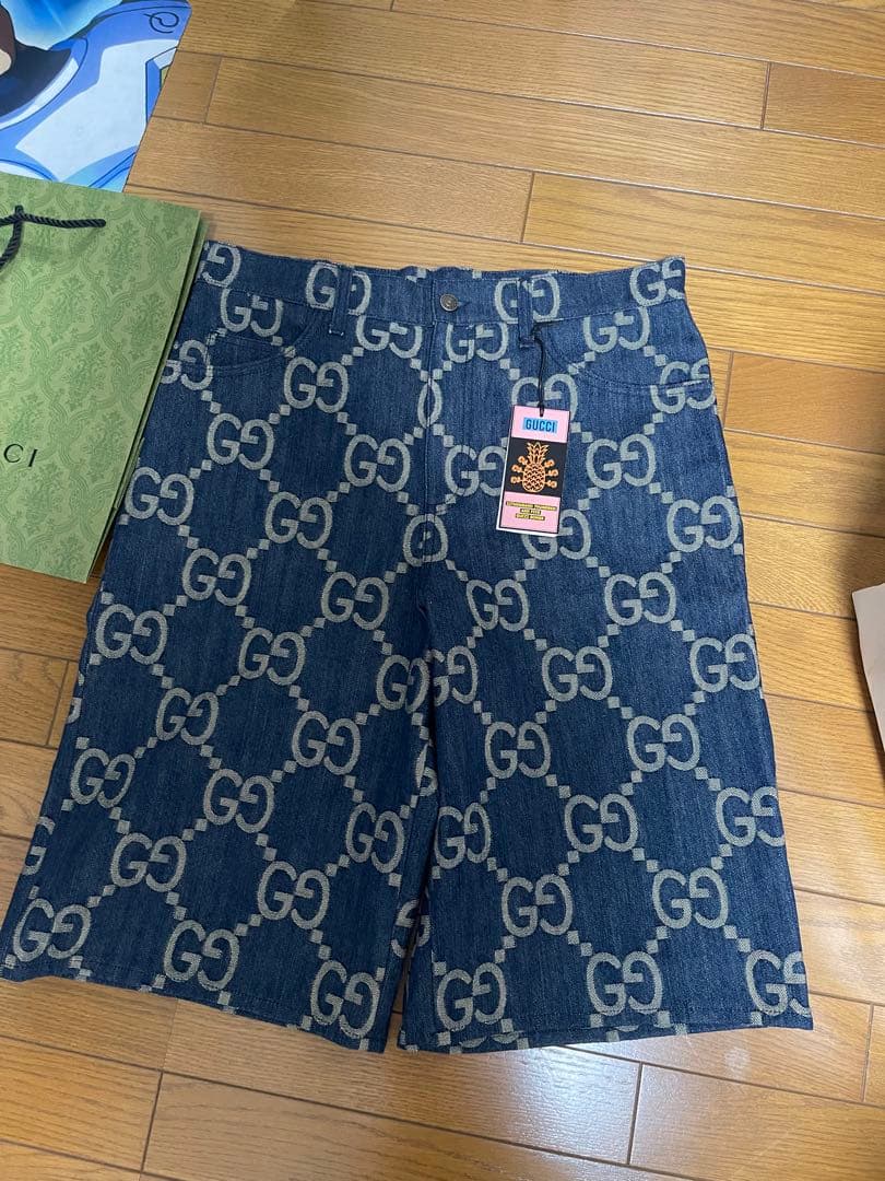 GUCCI パイナップル ショートパンツ