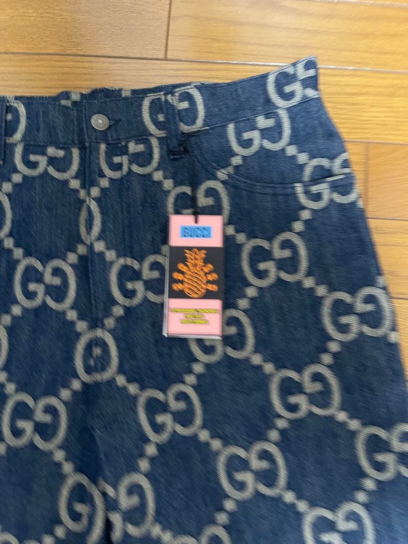 GUCCI パイナップル ショートパンツ