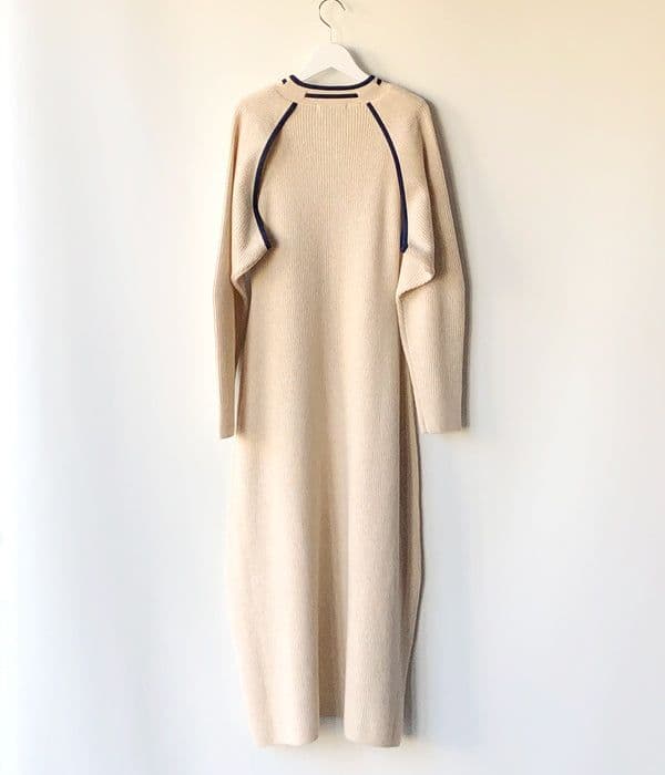 tan ワンピース　DOGLEG SLEEVES LONG ONEPIECE