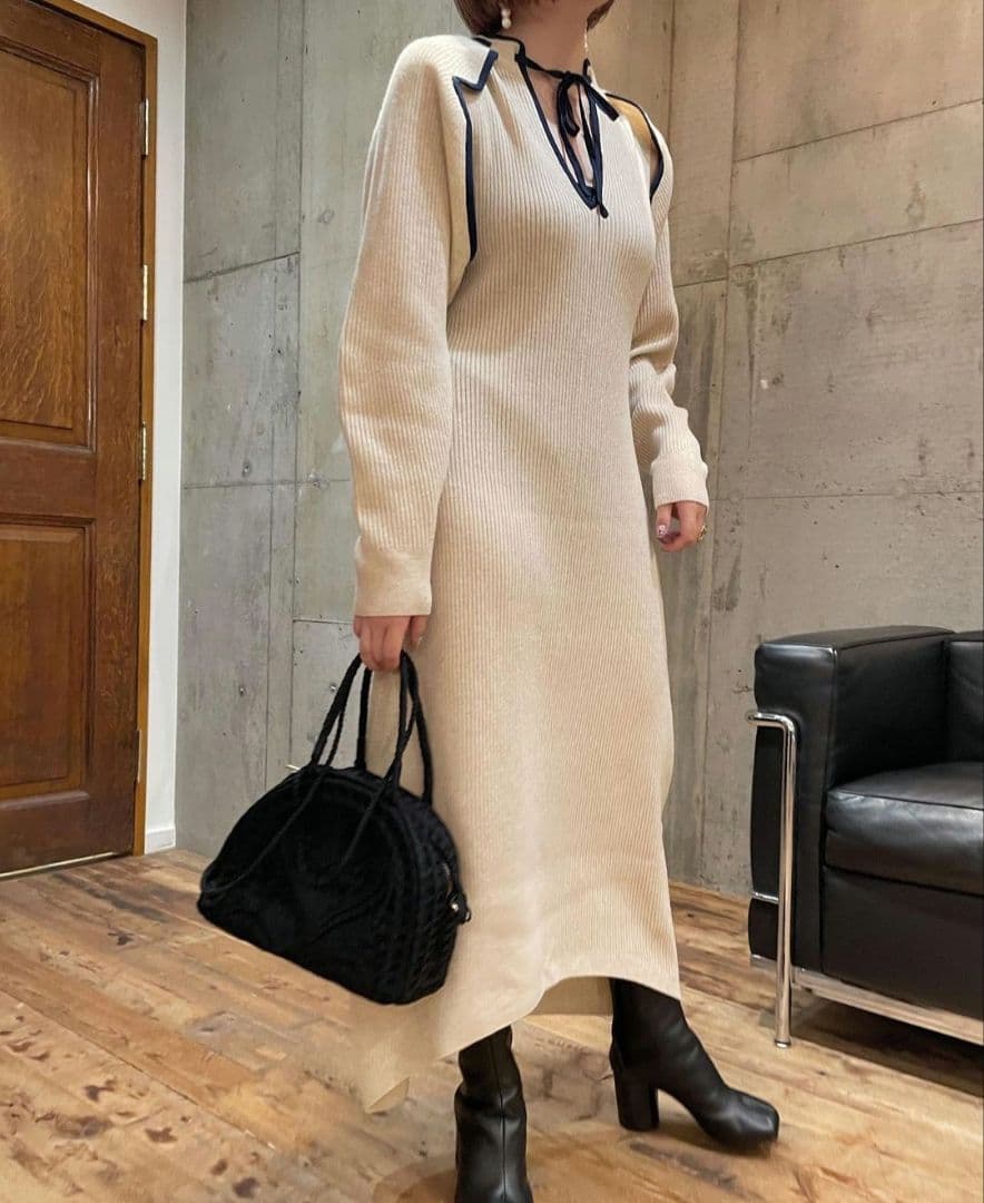 tan ワンピース　DOGLEG SLEEVES LONG ONEPIECE