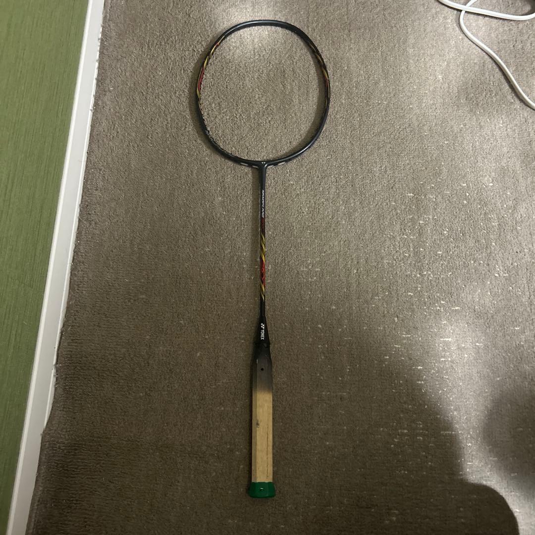 バドミントンラケット　ナノフレア800 4UG5 旧モデル