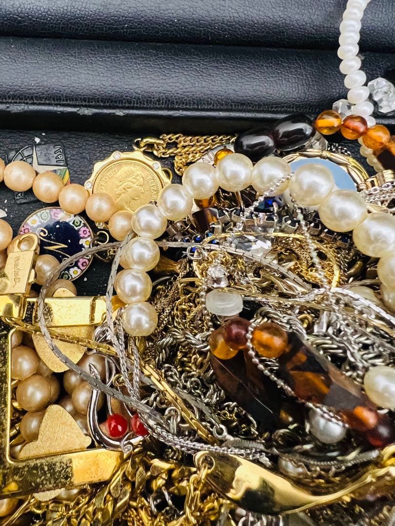 【生前整理　遺品整理】ネックレス　ブローチ　ピアス　アクセサリーおまとめ