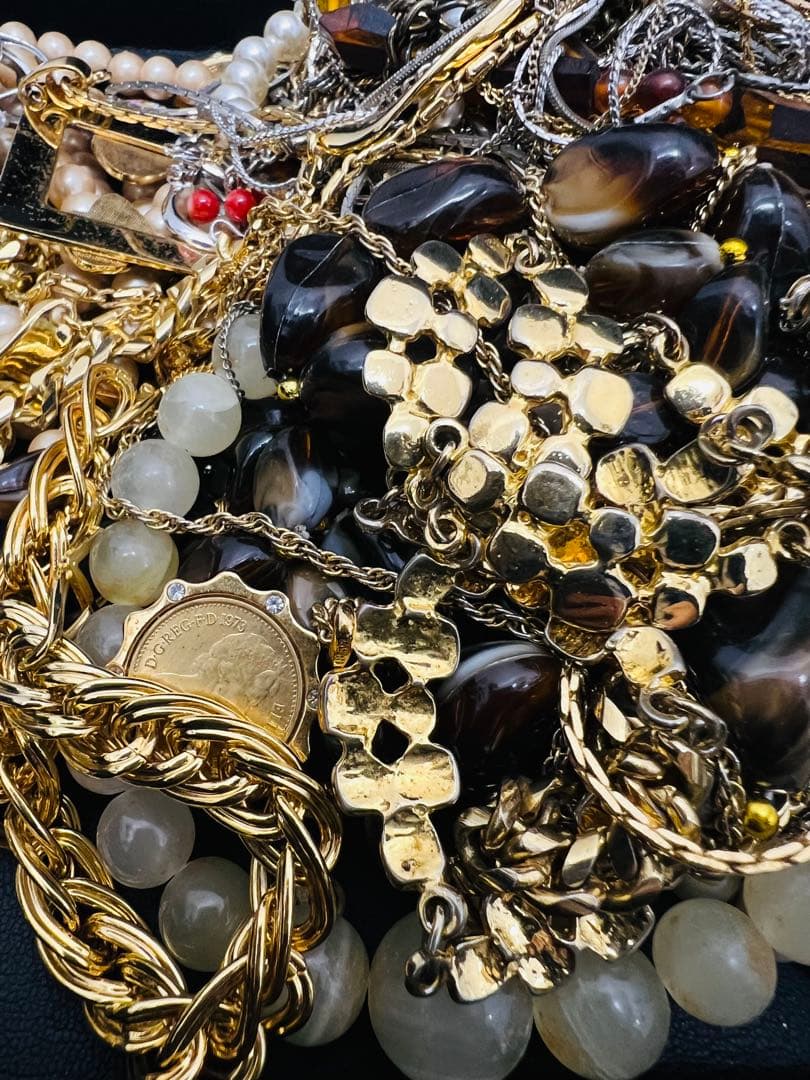 【生前整理　遺品整理】ネックレス　ブローチ　ピアス　アクセサリーおまとめ