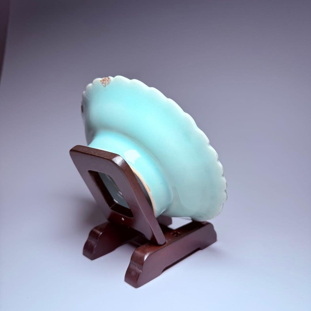 古伊万里 鍋島青磁 後期鍋島 大根 陽刻文 五寸皿 1750年代前後　図録