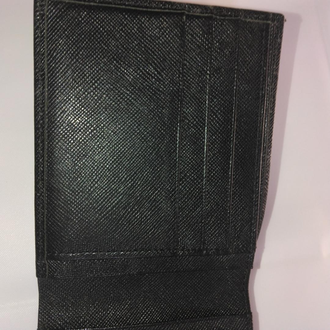 BURBERRY ブラック 二つ折り財布　サフィアーノレザー　ノバチェック