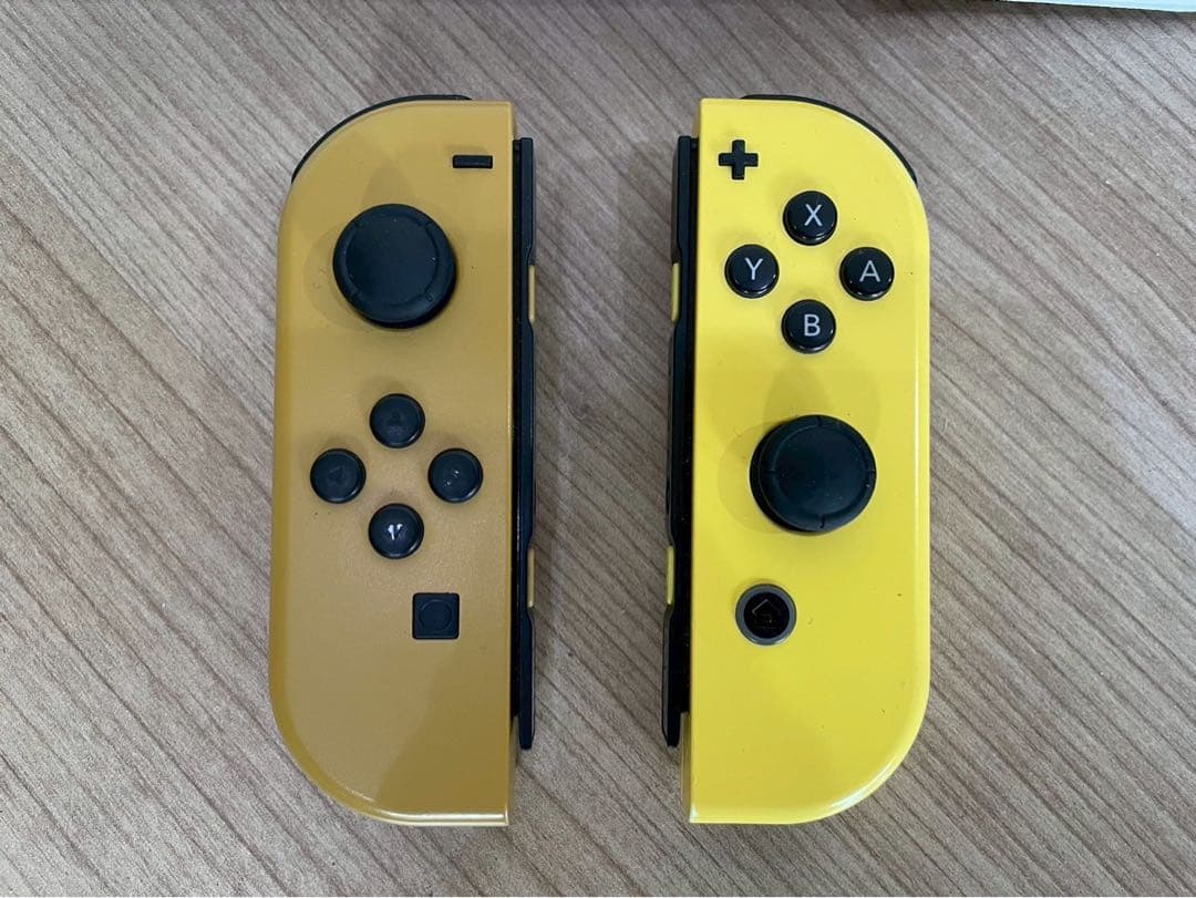 【美品】Nintendo Switch ピカチュウ＆イーブイver