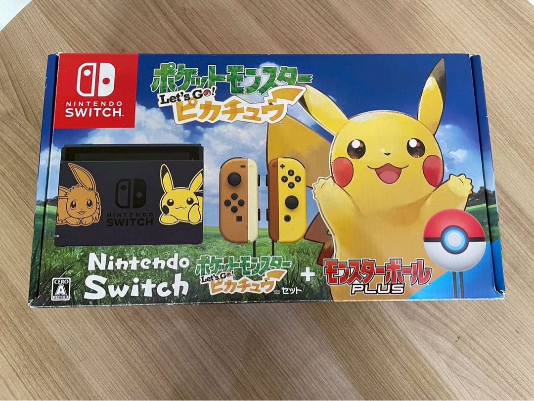 【美品】Nintendo Switch ピカチュウ＆イーブイver