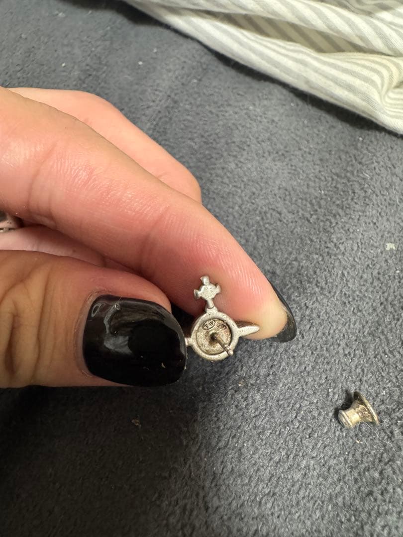 ヴィヴィアン ソリッドオーブ ピアス