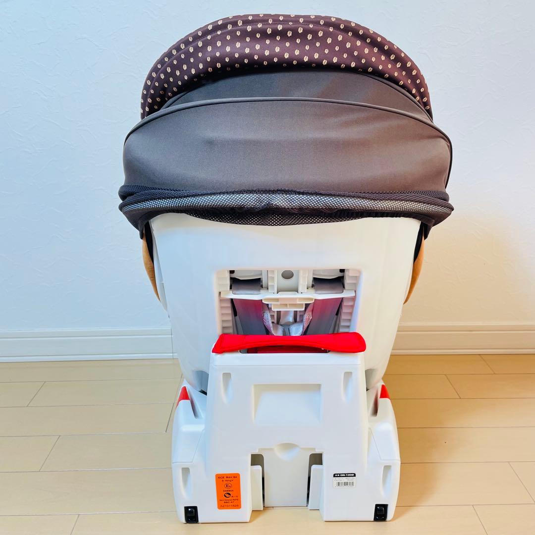 西松屋　ターンシートくまのプーさんチャイルドシート ISOFIX DN-1002