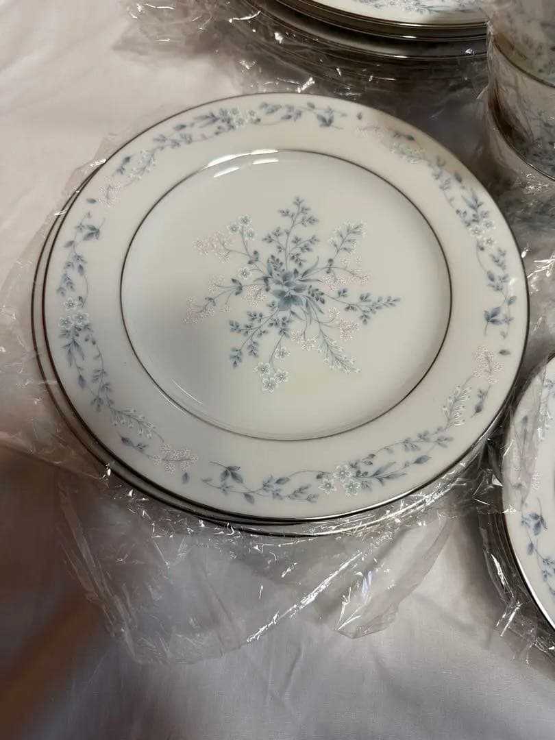 【新品未使用】ノリタケ　青いお花の食器41点セット