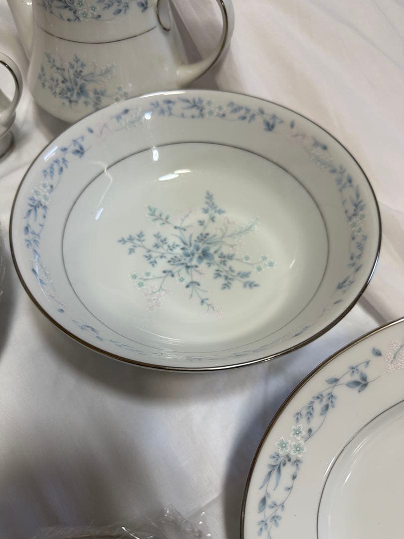 【新品未使用】ノリタケ　青いお花の食器41点セット