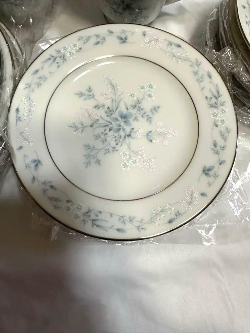 【新品未使用】ノリタケ　青いお花の食器41点セット