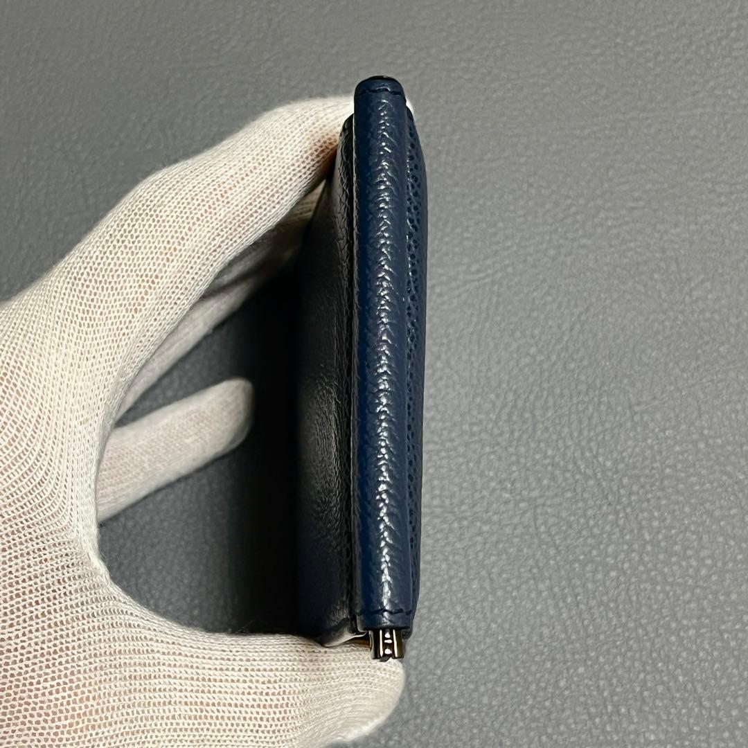 【未使用級】プラダ マネークリップ シボ ロゴ 金具 レザー ネイビー 黒 財布