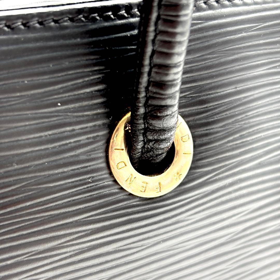 【美品】フェンディ トートバッグ エピ ロゴ型押し ブラック レザー A4