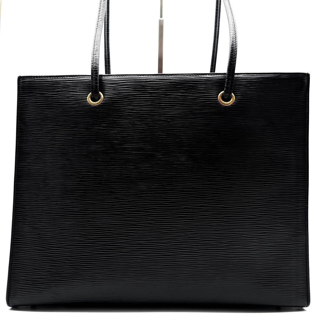 【美品】フェンディ トートバッグ エピ ロゴ型押し ブラック レザー A4