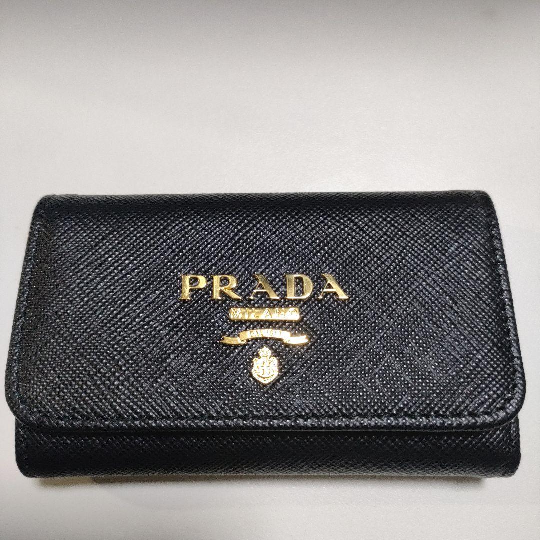 【未使用】PRADA キーケース サフィアーノ ブラック/ピンク レザー プラダ