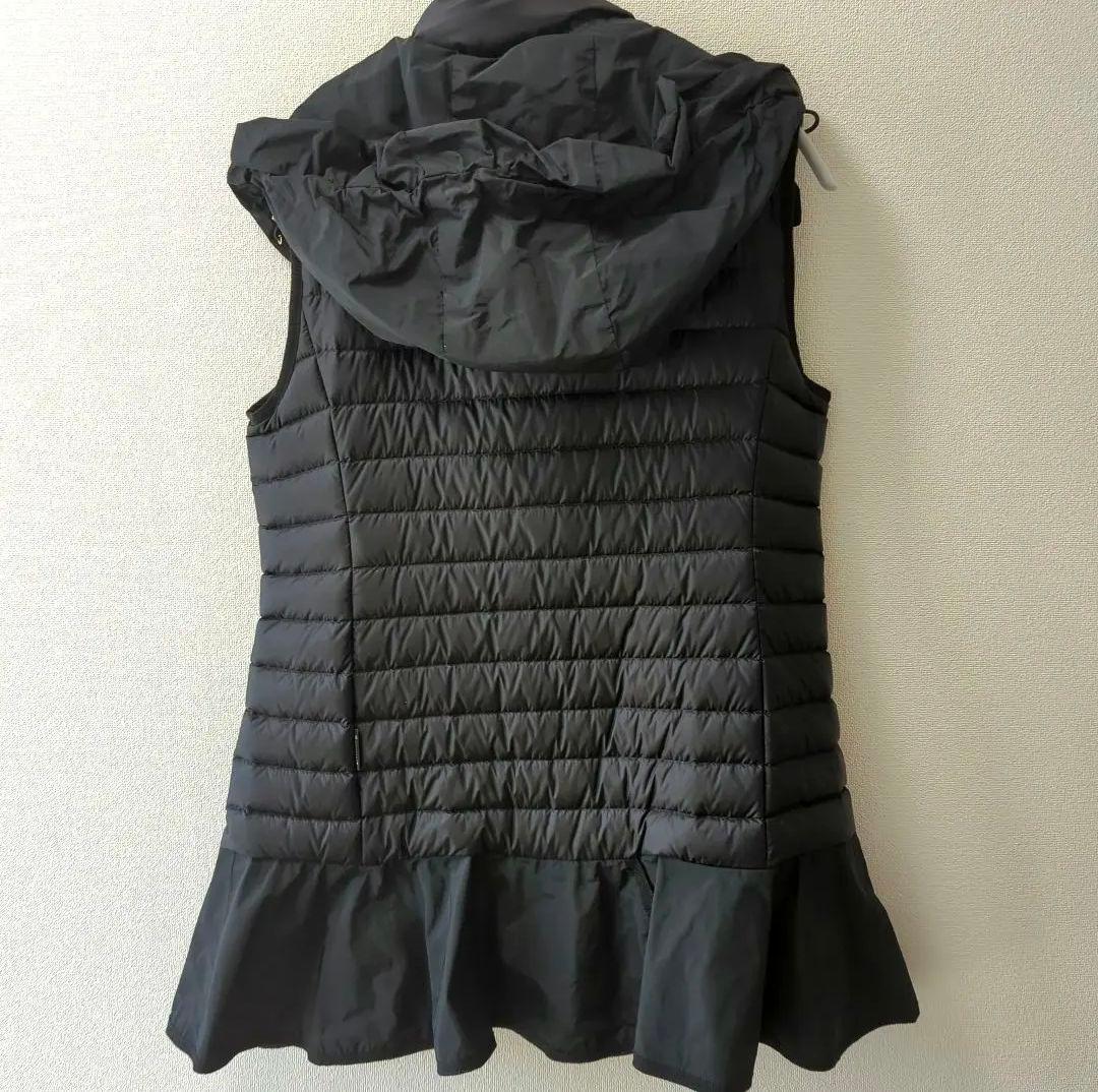 モンクレール フード付き ブラックダウンベスト ジレ