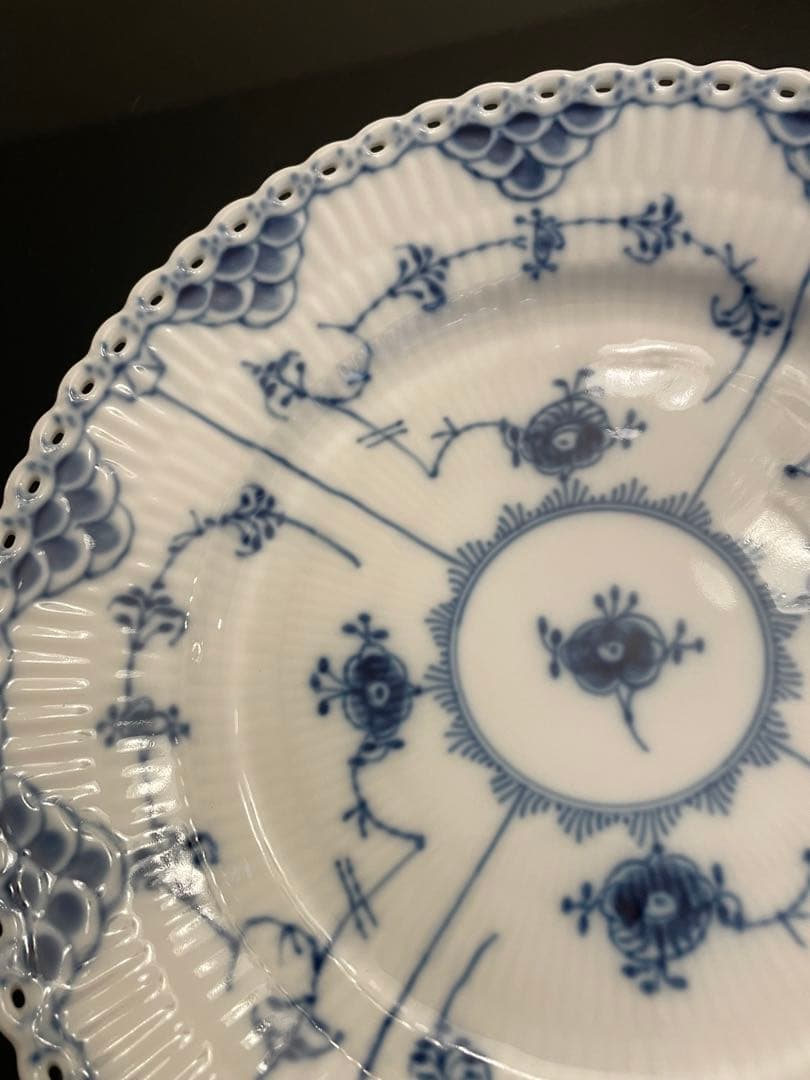 ロイヤルコペンハーゲン ブルーフルーテッド フルレース プレート 20cm