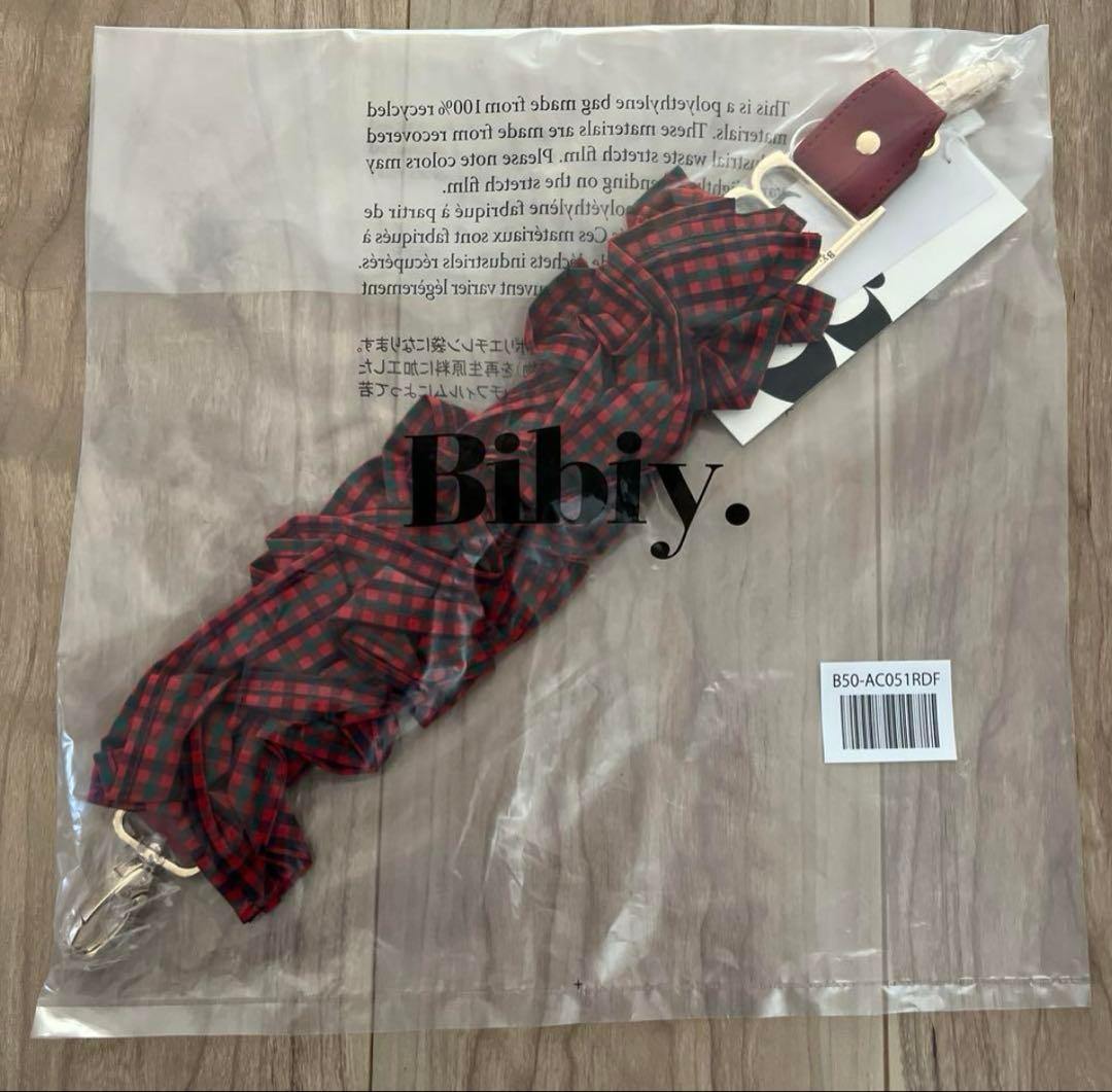 【新品未開封】Bibiy.×familiar ハンドストラップ　赤チェック