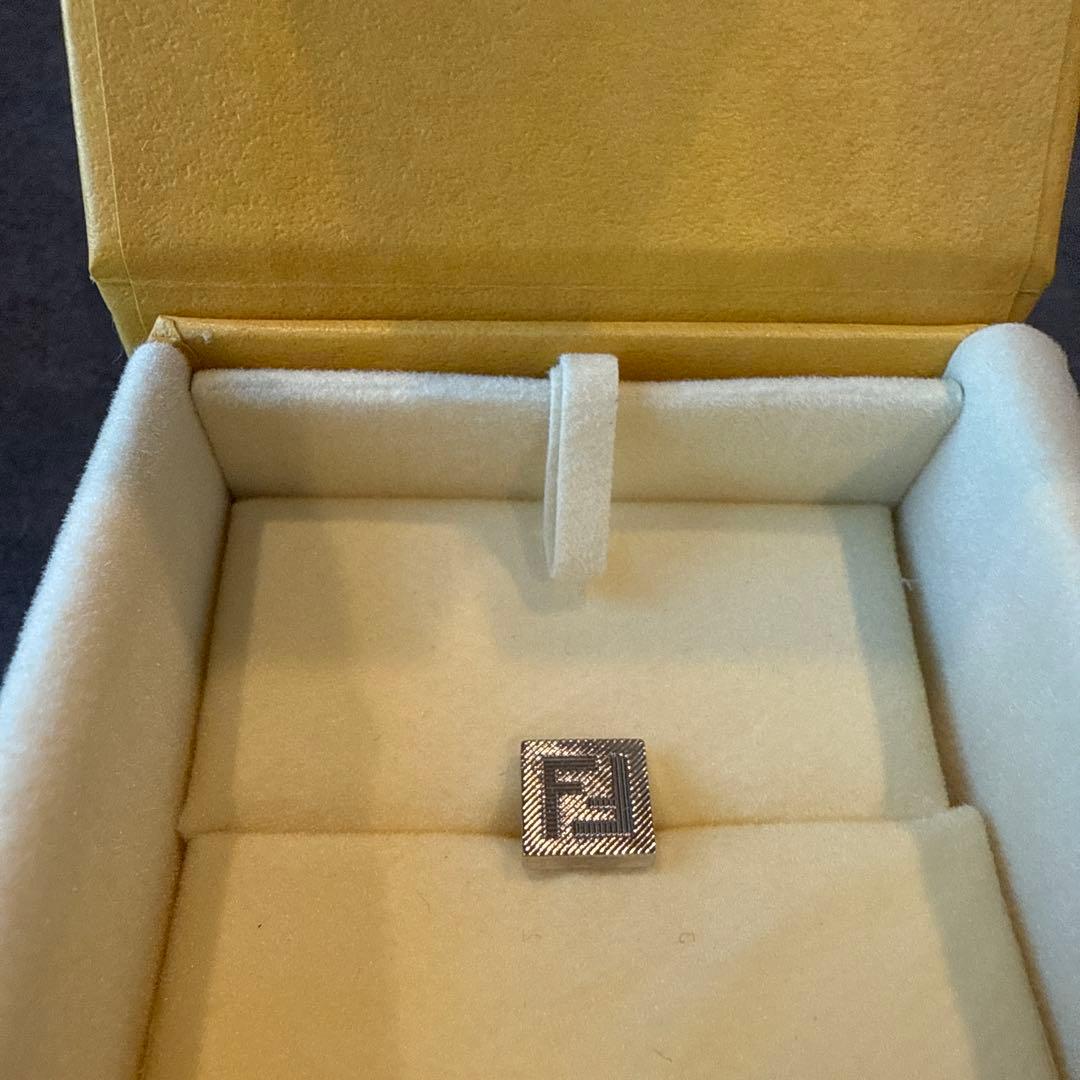 フェンディ　ピアス　FENDI 片耳　未使用