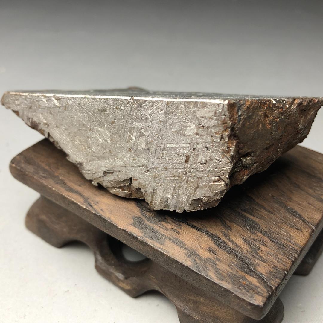 隕石 鉄隕石　アルタイ隕石　エンドカット　ナチュラル　重さ約175ｇ