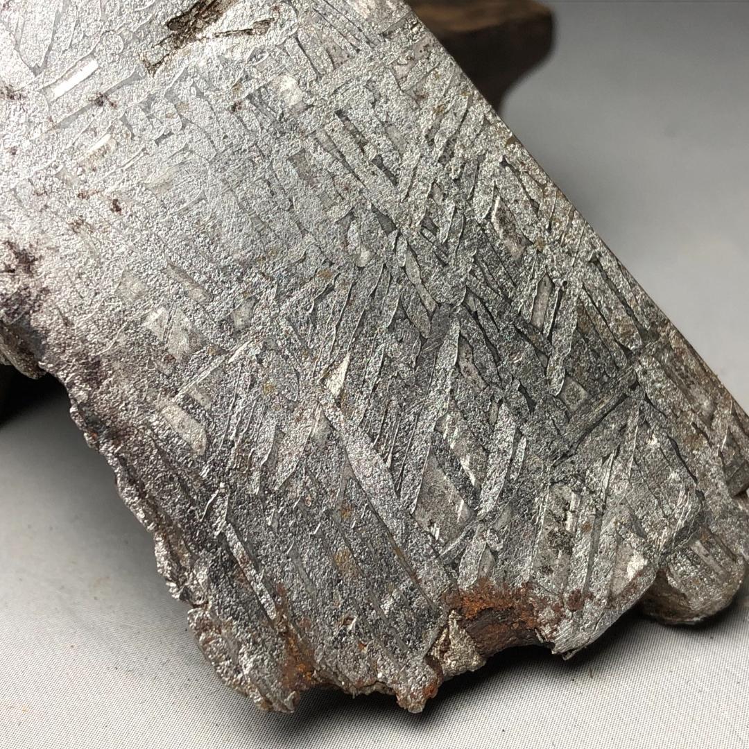 隕石 鉄隕石　アルタイ隕石　エンドカット　ナチュラル　重さ約175ｇ