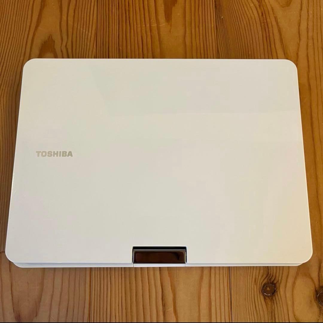 東芝　TOSHIBA ポータブルプレイヤー　DVDプレイヤー　REGZA