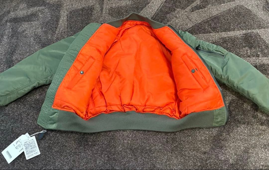 AVIREX MA-1ジャケット