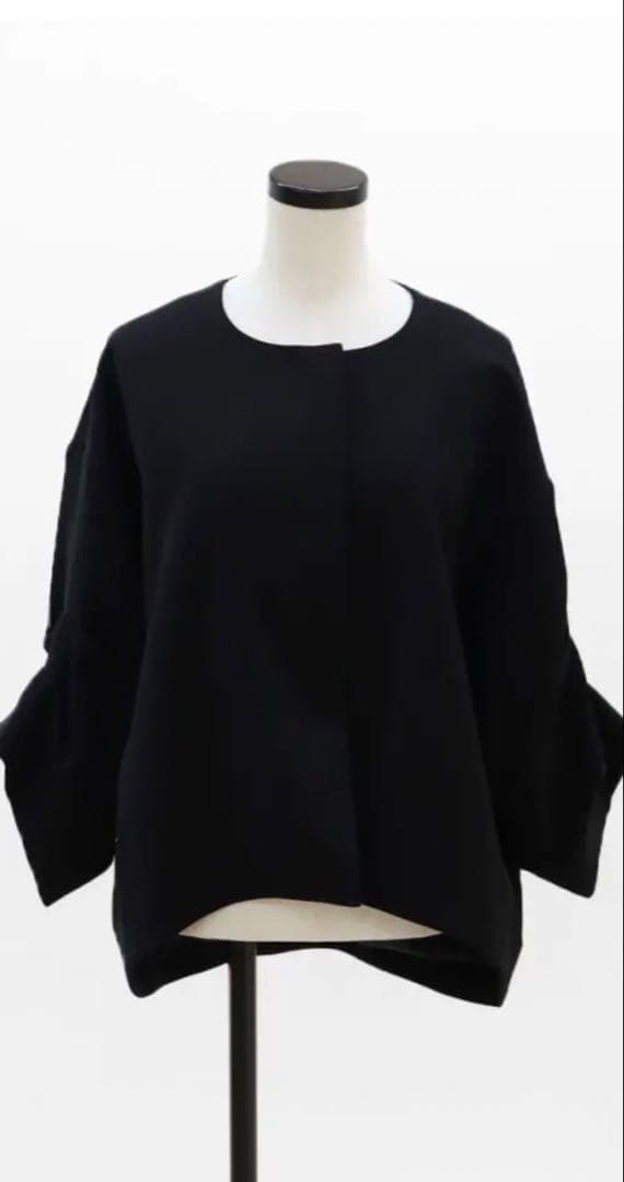 A g aブラック ダブルクロスギャザーノーカラージャケット