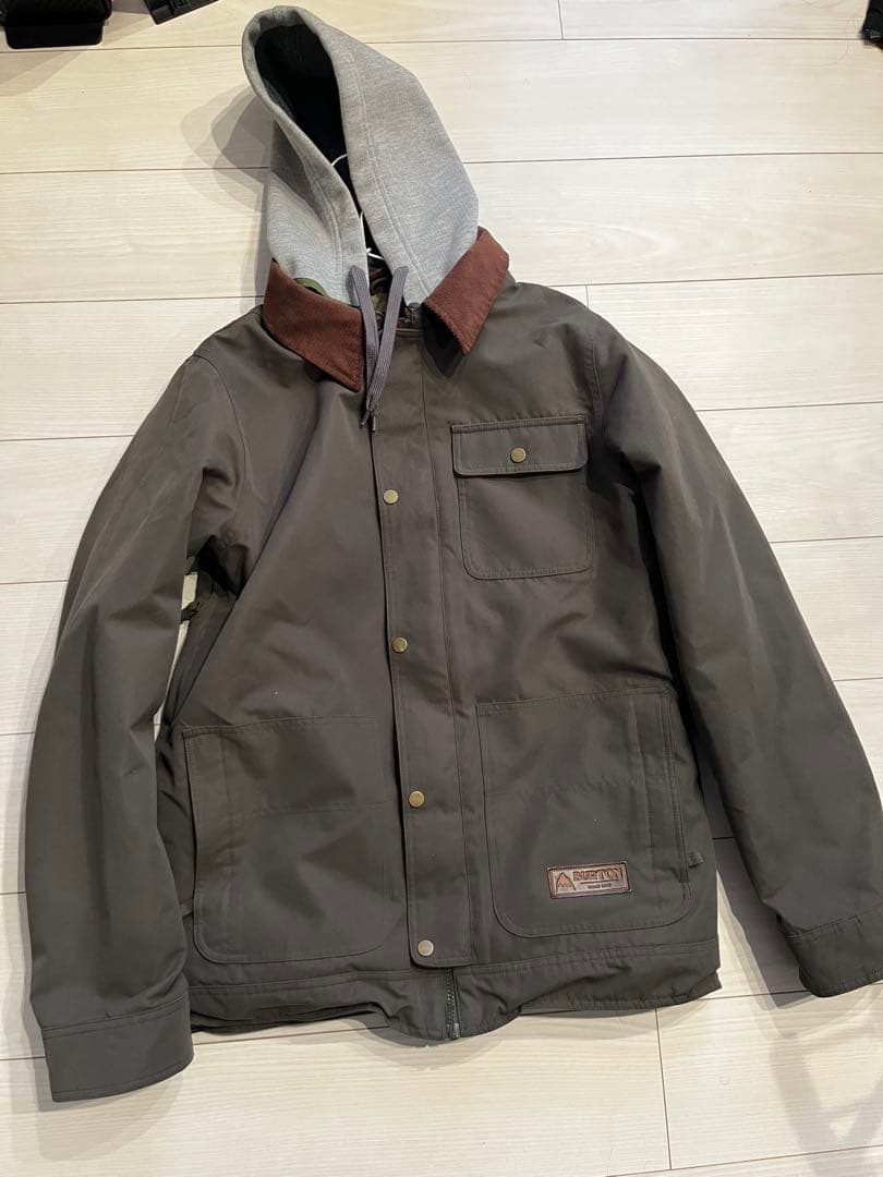 BURTON フード付きスノーボードウェア　カーキ色ジャケット