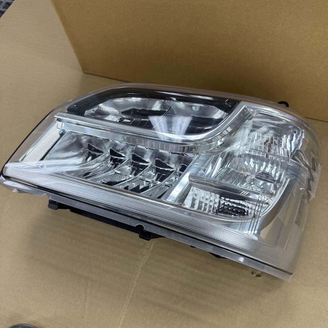 ダイハツ　ハイゼットトラック　左ヘッドライト