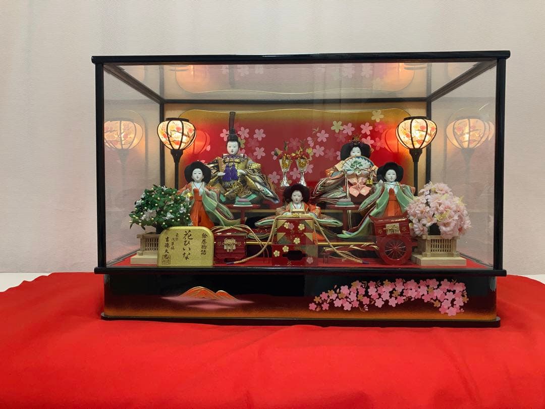 雛人形セット 桜の花と提灯付き