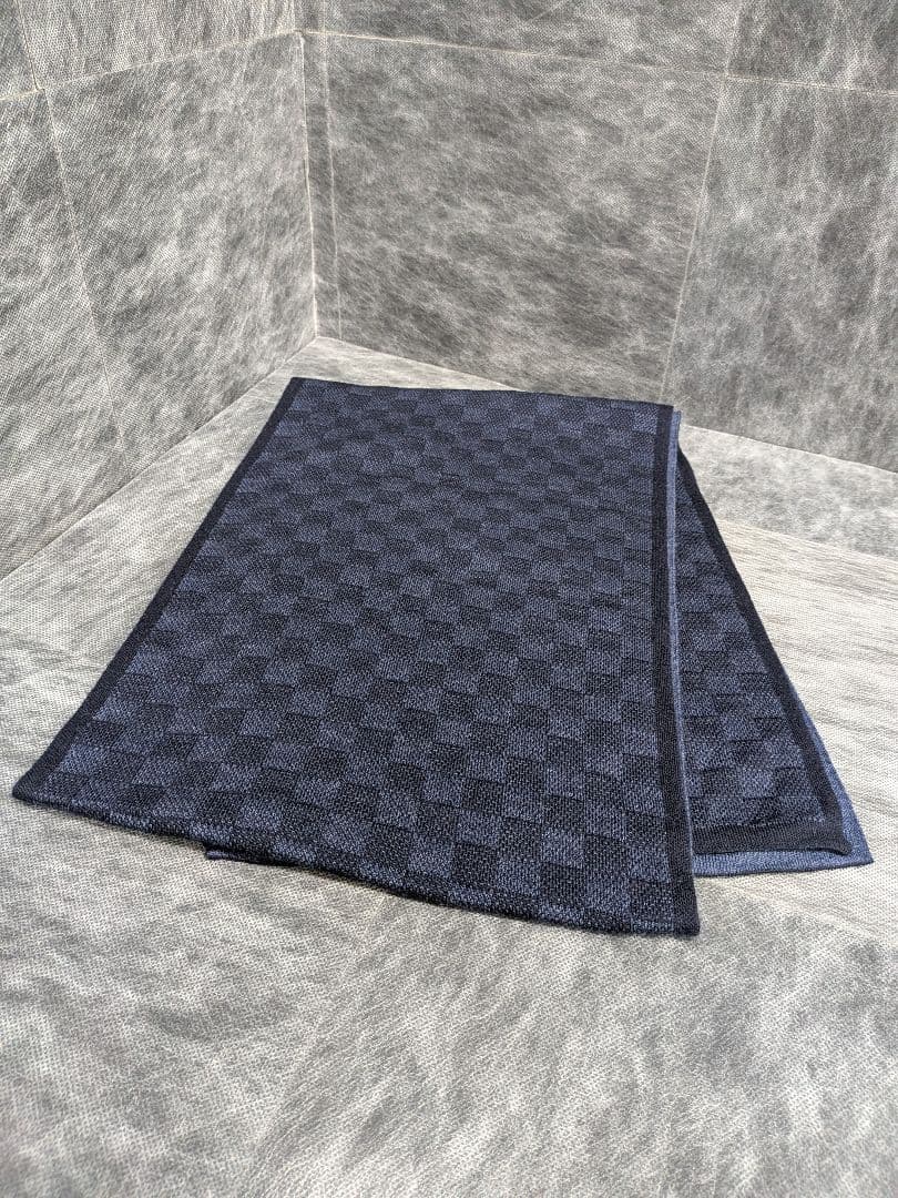 Louis Vuitton ダークブルー チェック マフラー