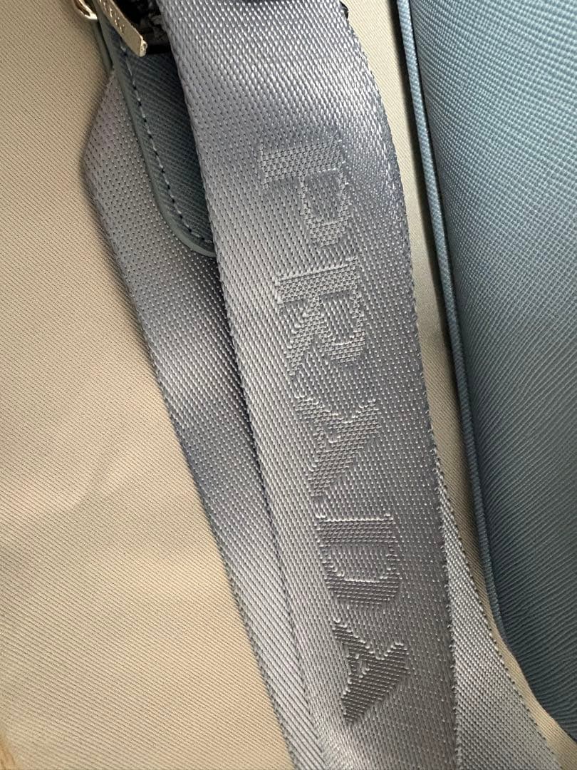 PRADA サフィアーノ ショルダーバッグ