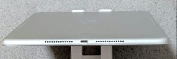 iPad第7世代 32GB シルバー Wi-Fiモデル