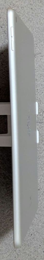 iPad第7世代 32GB シルバー Wi-Fiモデル