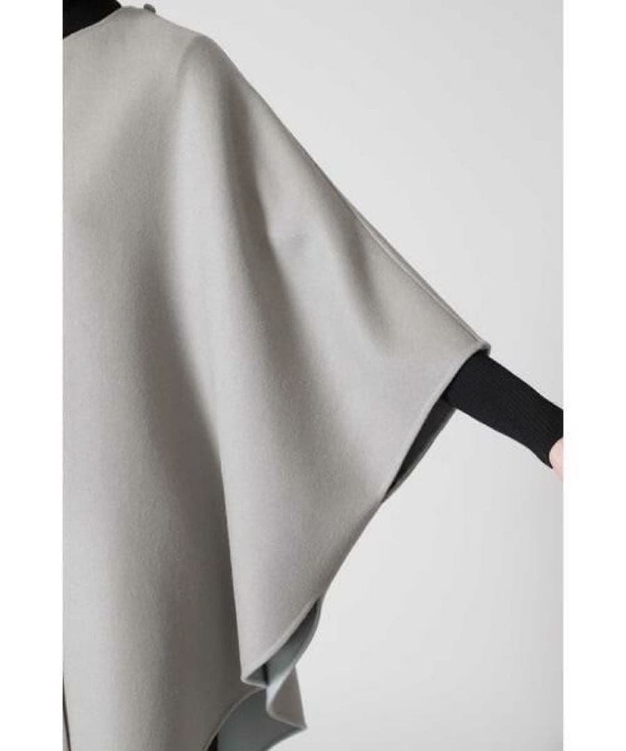 ADORE（アドーア） ツートン リバーフードコート／ポンチョコート