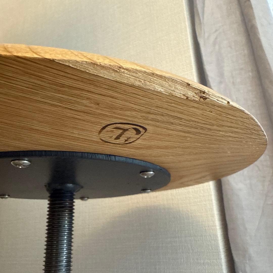 Roam stool 松田創意さん