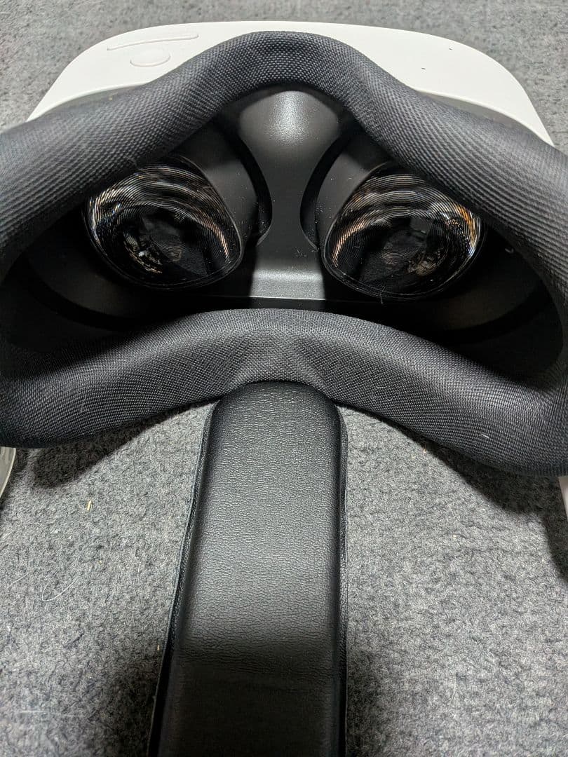 美品　 Quest 3S　128GB VRヘッドセット＋アクセサリー4点