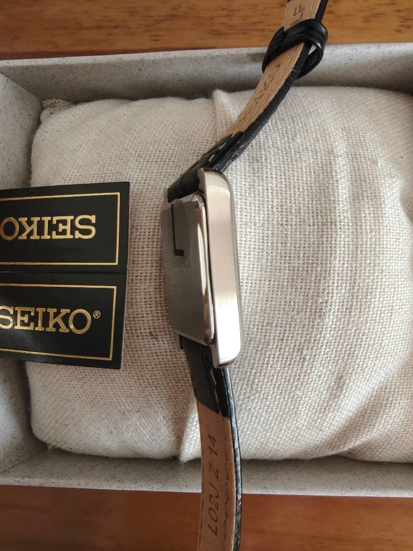 試着のみ SEIKO ESSENTIALS SWR053 クォーツ 腕時計