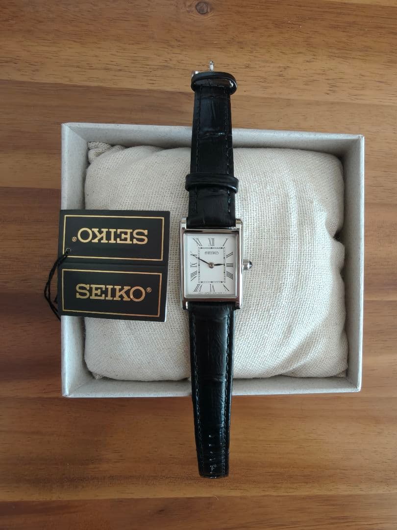 試着のみ SEIKO ESSENTIALS SWR053 クォーツ 腕時計