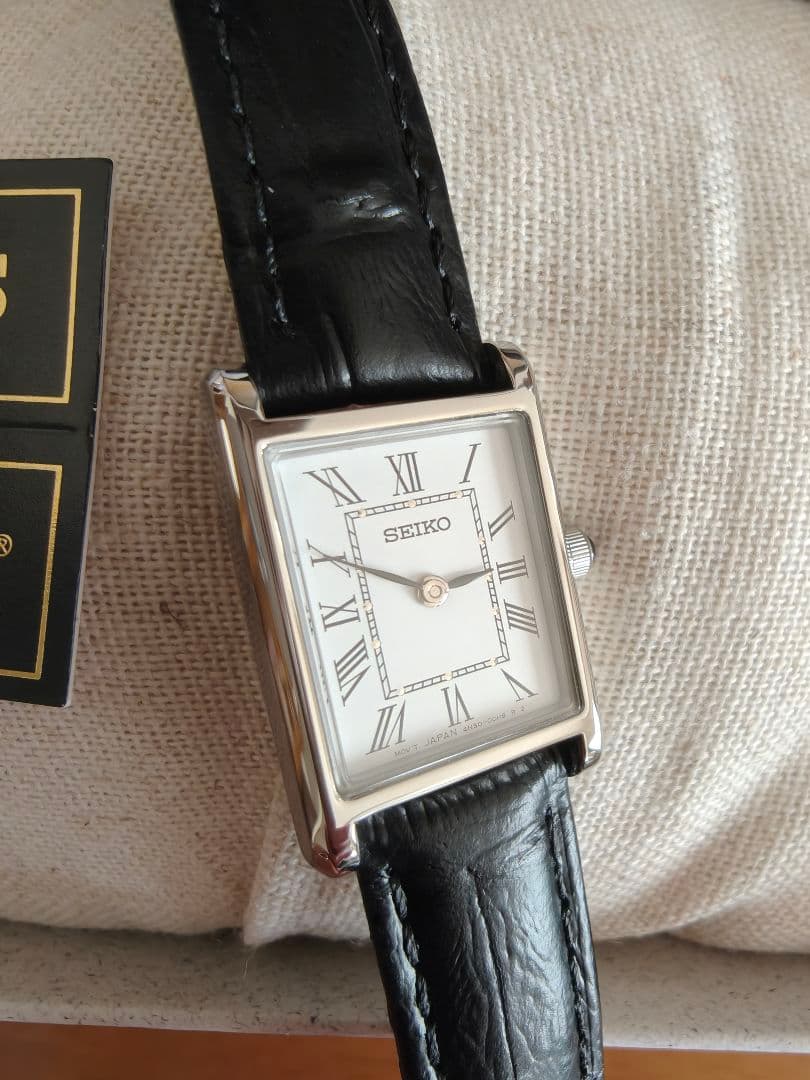 試着のみ SEIKO ESSENTIALS SWR053 クォーツ 腕時計