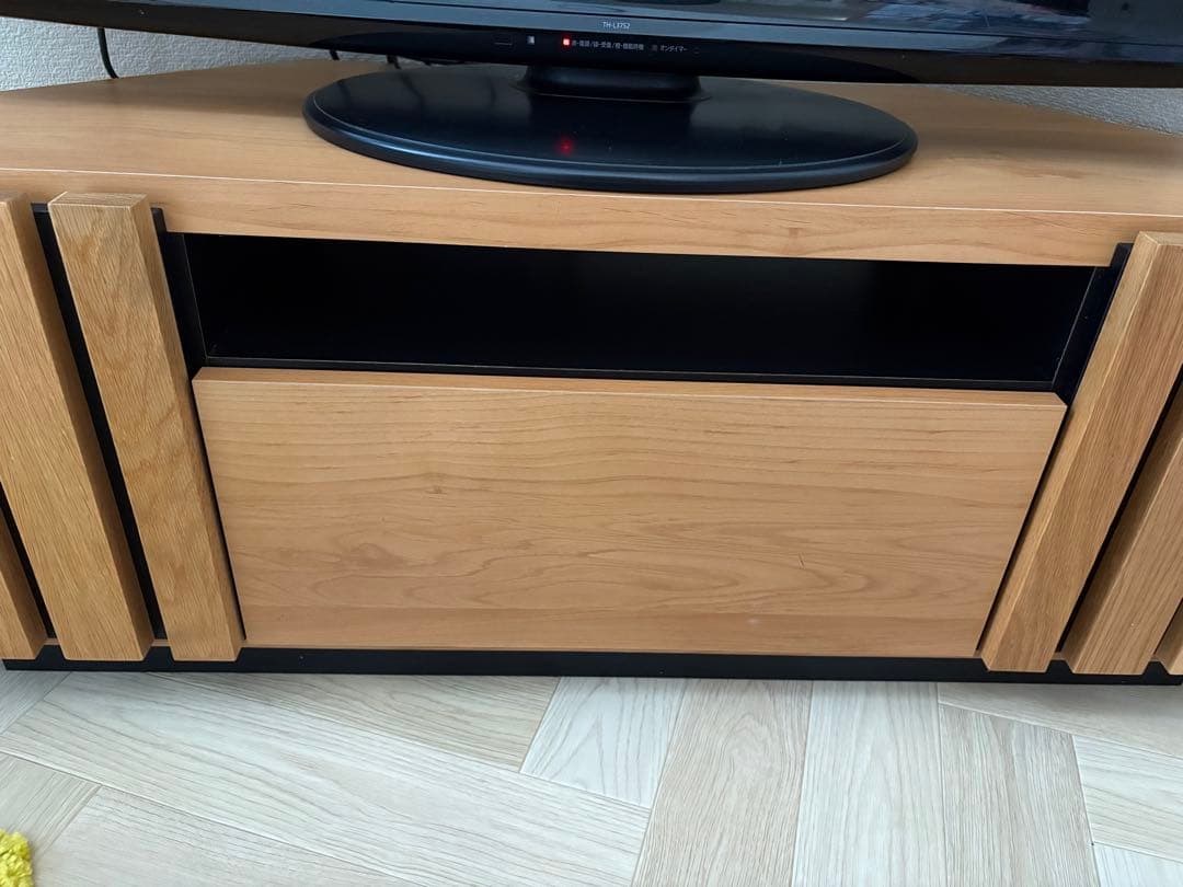 コーナーテレビ台　天然木　扉付き収納