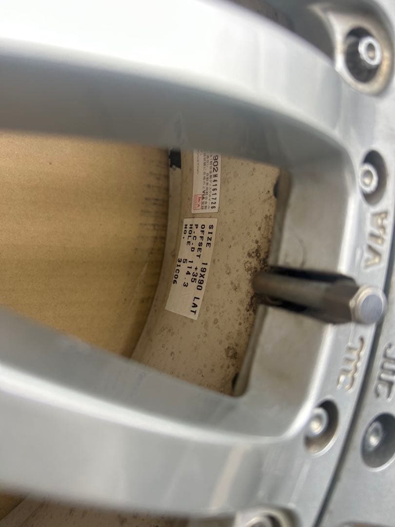 オートクチュール　ホイール　19インチ　9j +23 +35 PCD114.3